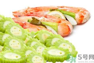 吃虾能吃凉瓜吗,夏季饮食搭配指南